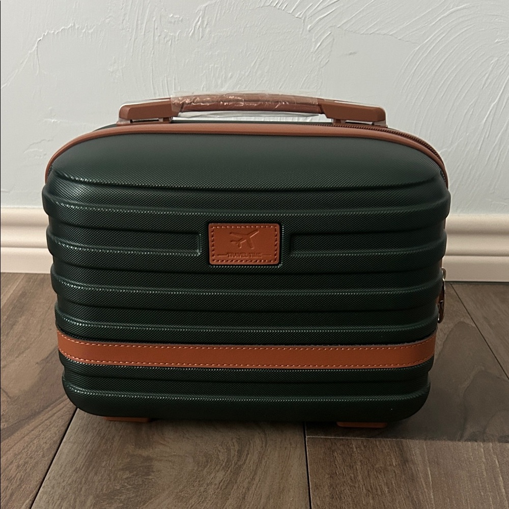 Mini Dark Green and Tan Travel Carry Case